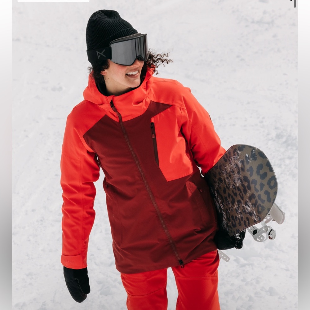 NWT Women’s Burton Pyne 2L Jacket (size M)